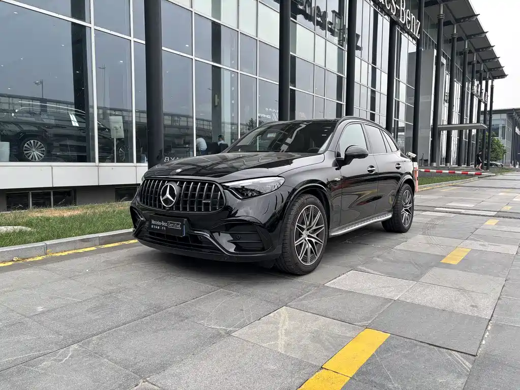 Mercedes-Benz GLC AMG 2025 — фото 1