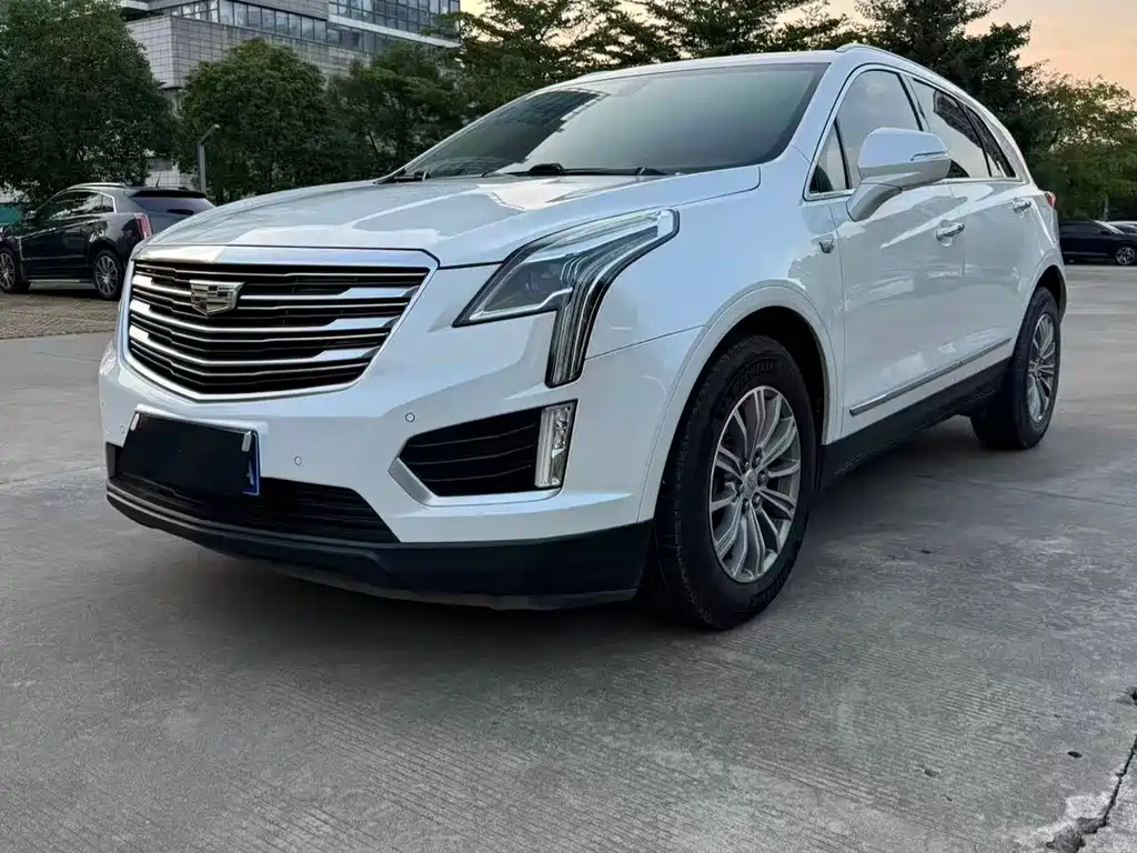 Cadillac XT5 2018 — фото 1