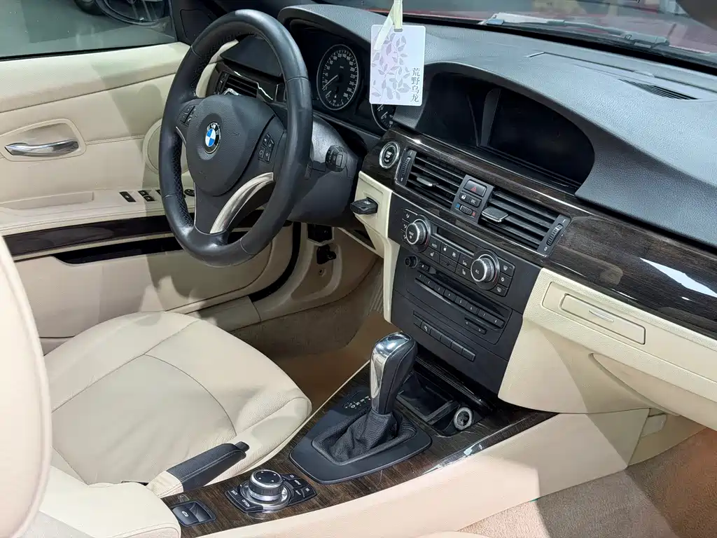 BMW 3 Series 2011 — фото 17