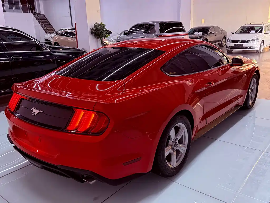 Ford Mustang 2019 — фото 6