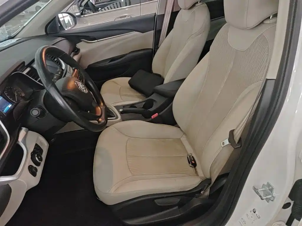 Buick Excelle 2016 — фото 15