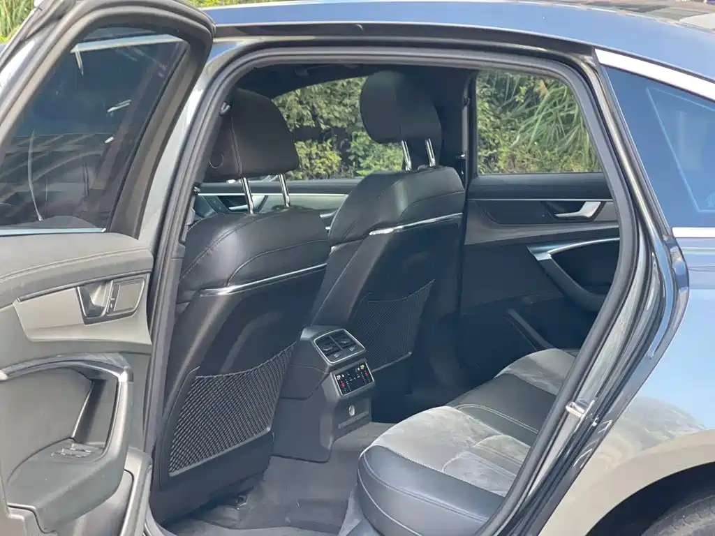 Audi A6L 2022