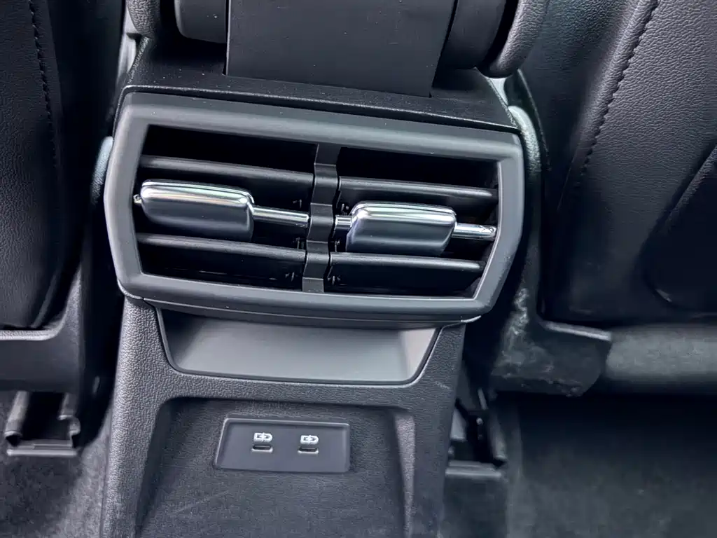 Audi A3 2023 — фото 17