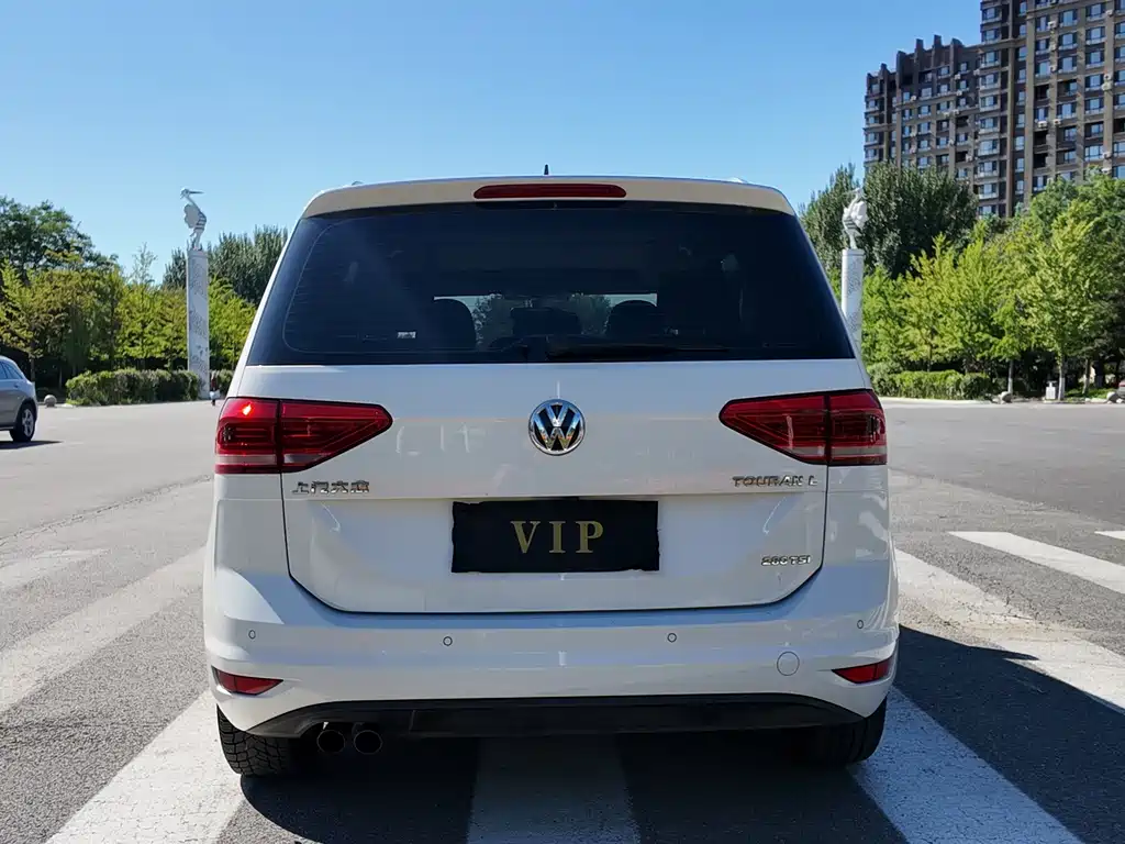 Volkswagen Touran 2019 — фото 8