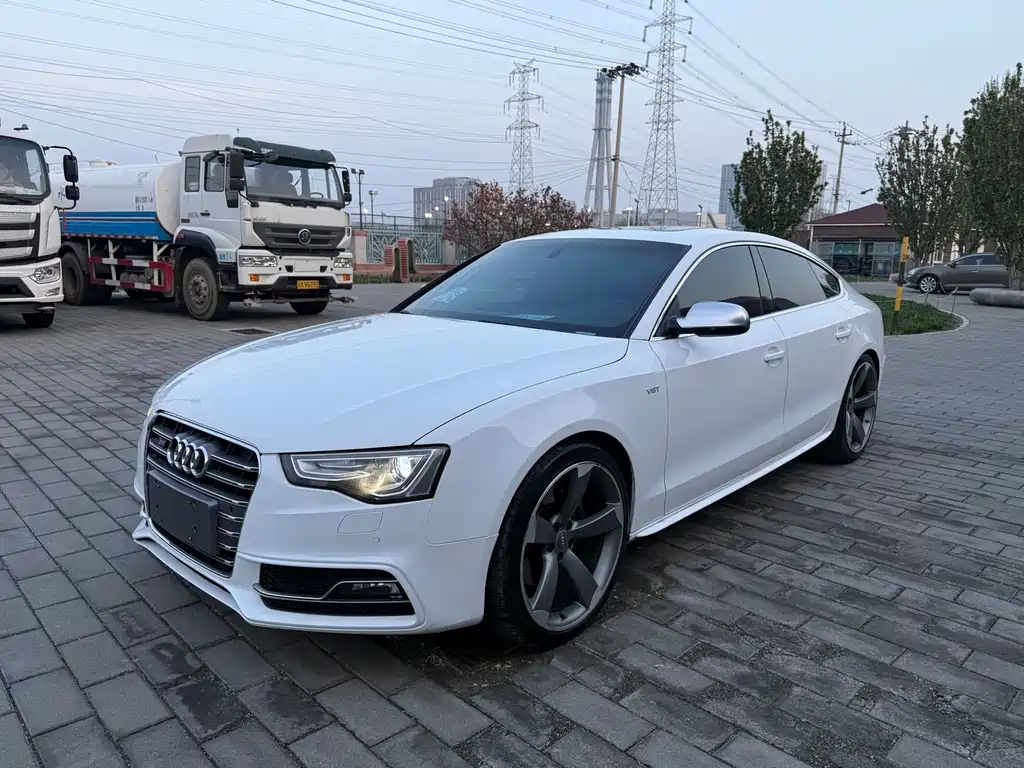 Audi S5 2015 — фото 1