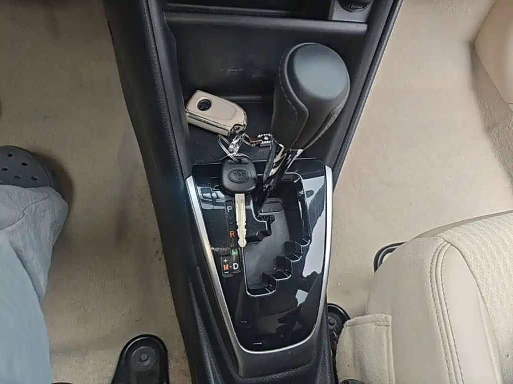 Toyota Yaris L 2016 — фото 14