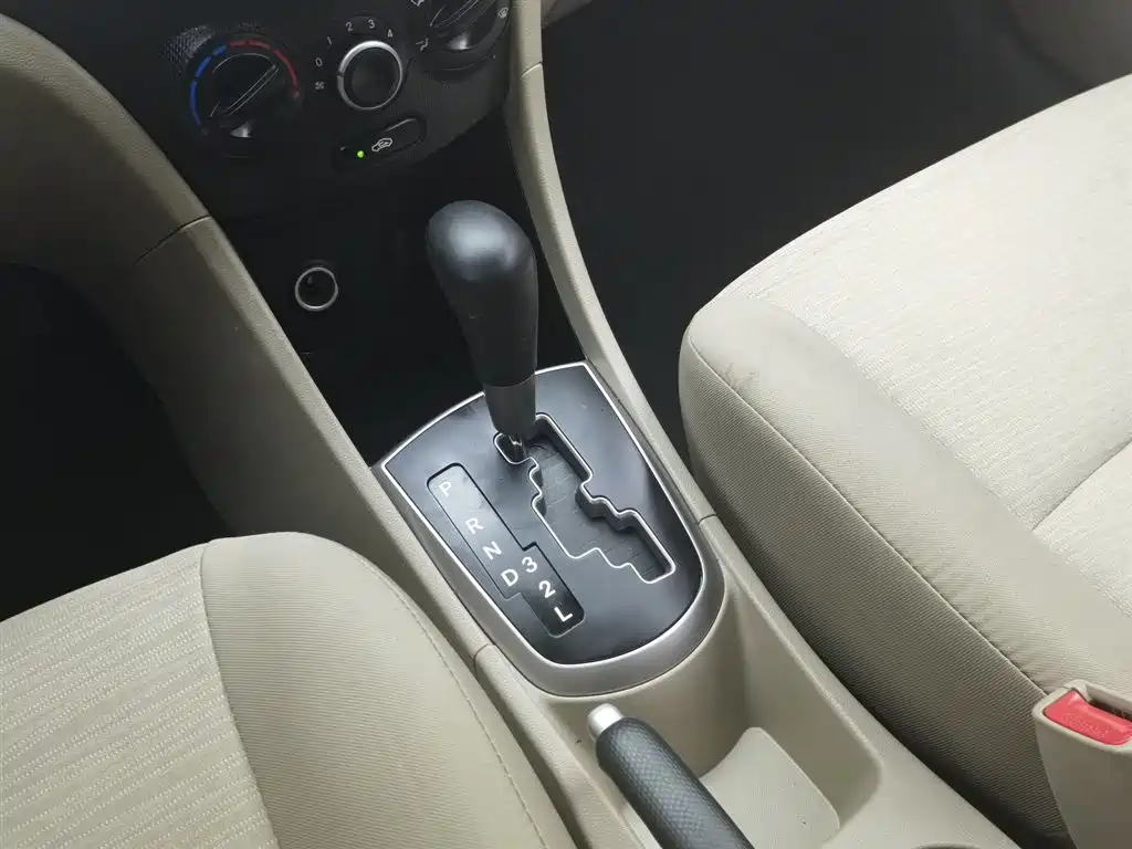 Hyundai Verna 2016 — фото 13