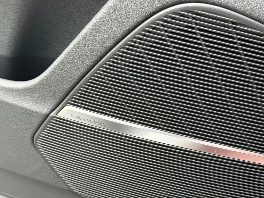 Audi Q8 2024 — фото 16