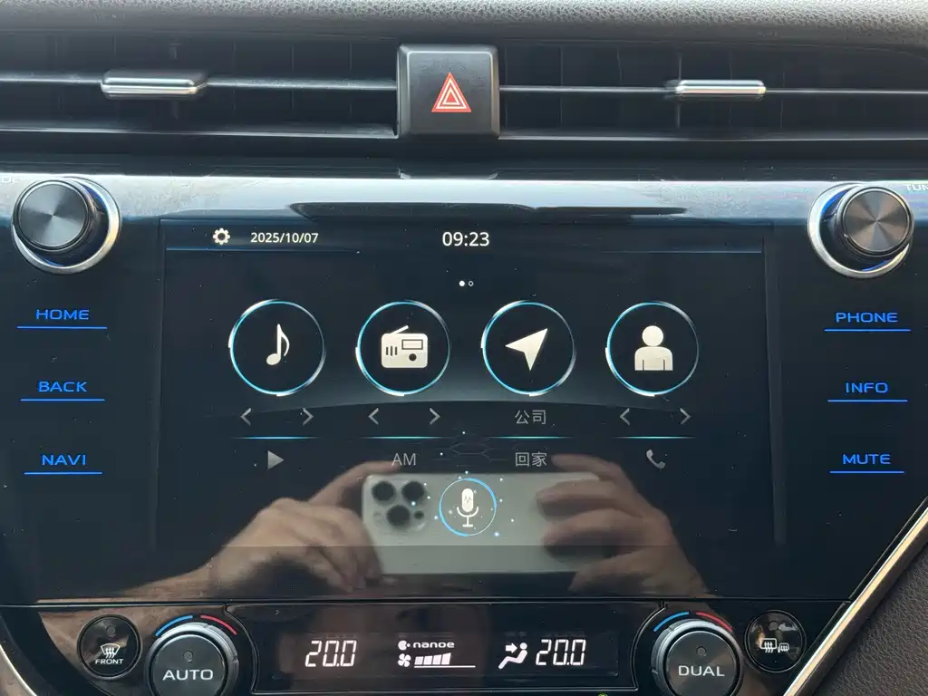 Toyota Camry 2020 — фото 16