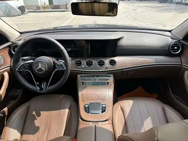 Mercedes-Benz E-Class 2022