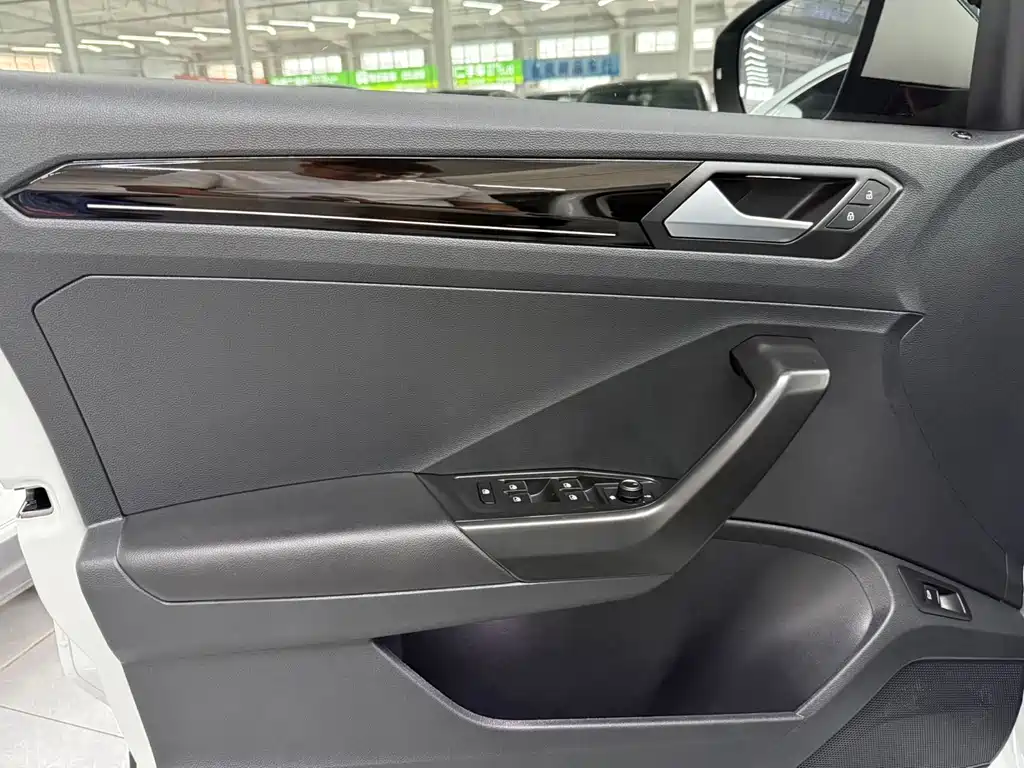 Volkswagen T-Roc 2022 — фото 16