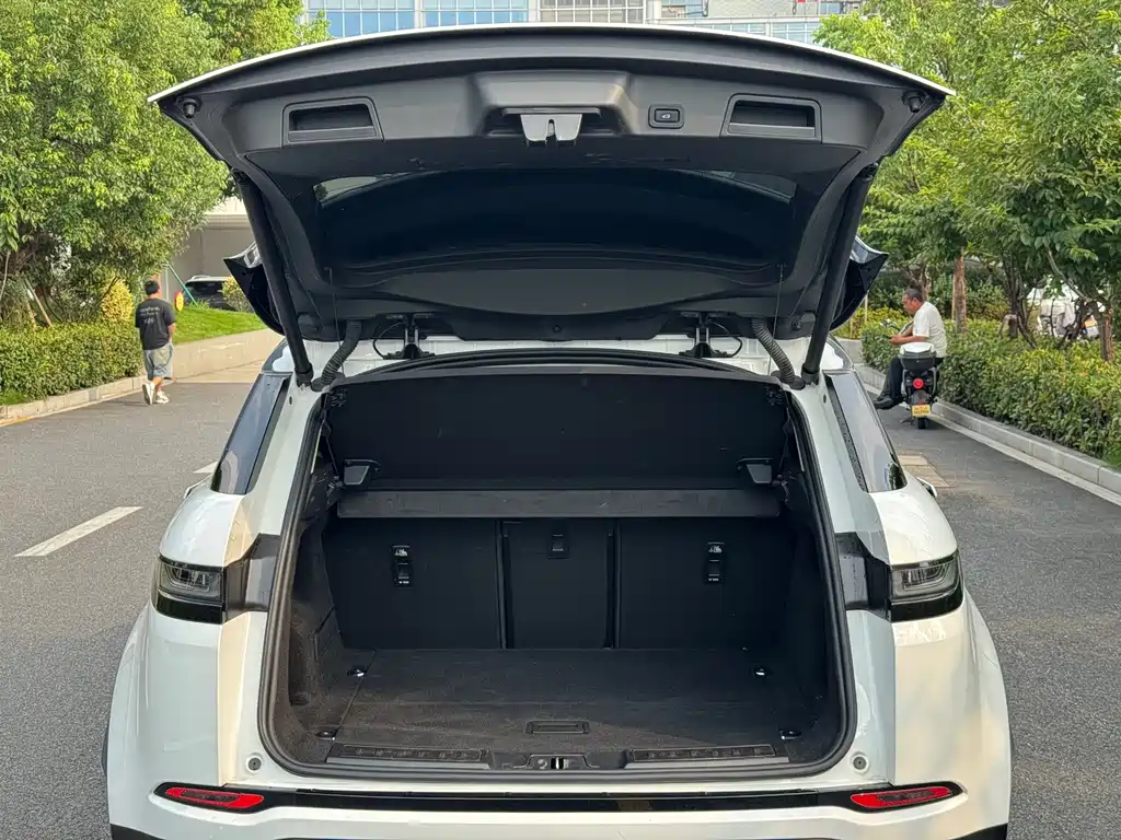 Land Rover Range Rover Evoque New Energy 2021 — фото 17