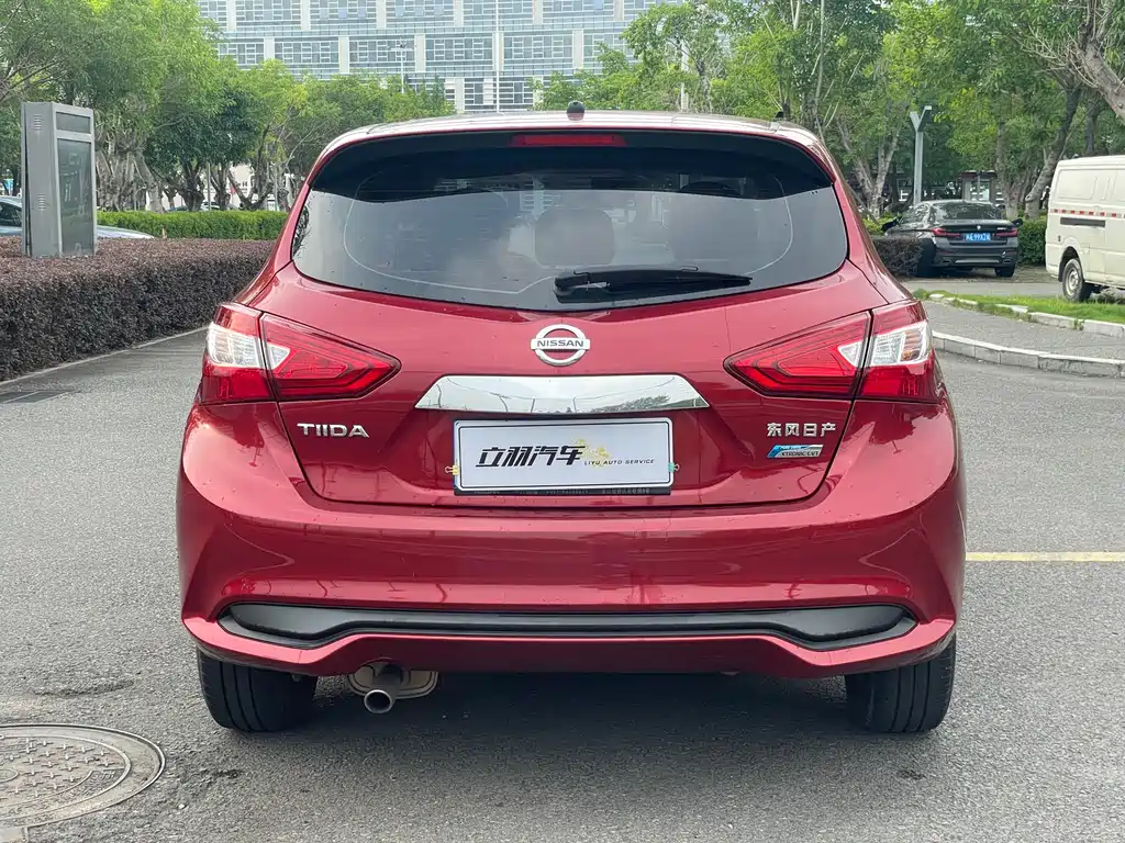 Nissan Tiida 2018 — фото 11