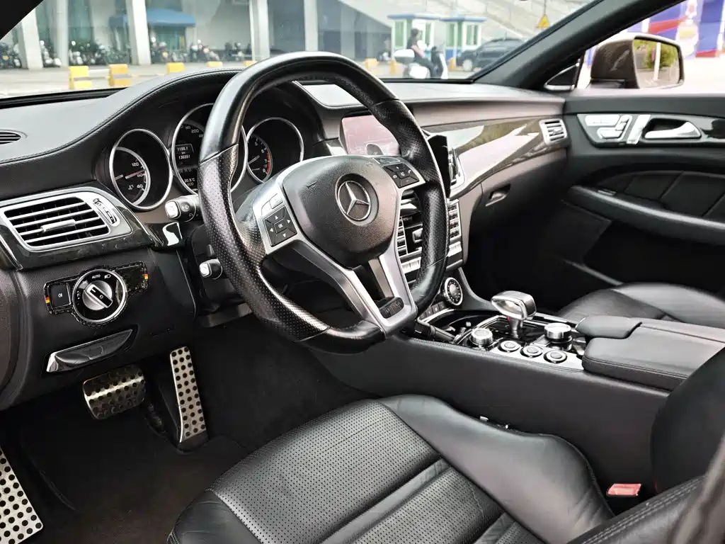 Mercedes-Benz CLS AMG 2013 — фото 13