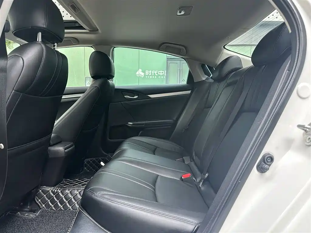 Honda Civic 2019 — фото 18