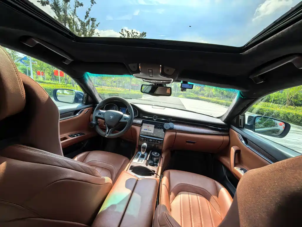 Maserati Quattroporte 2016 — фото 13