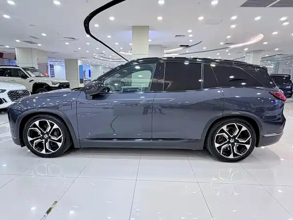 NIO ES8 2021