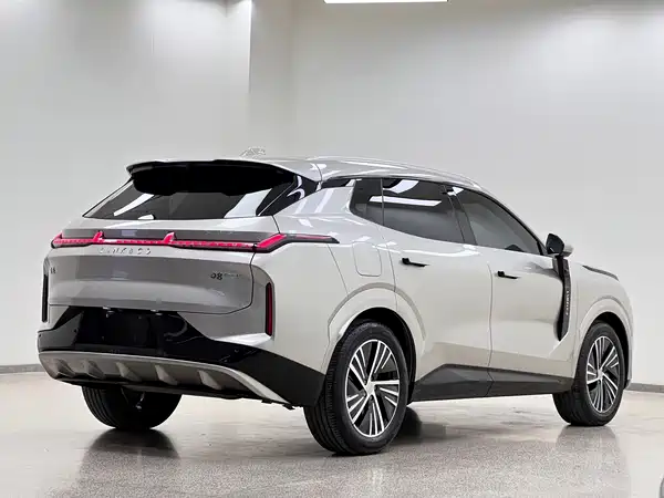 Lynk & Co 08 EM-P 2024