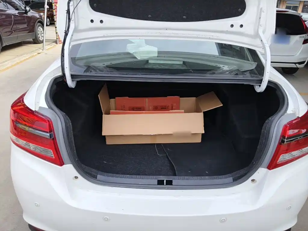 Toyota Yaris L 2020 — фото 19