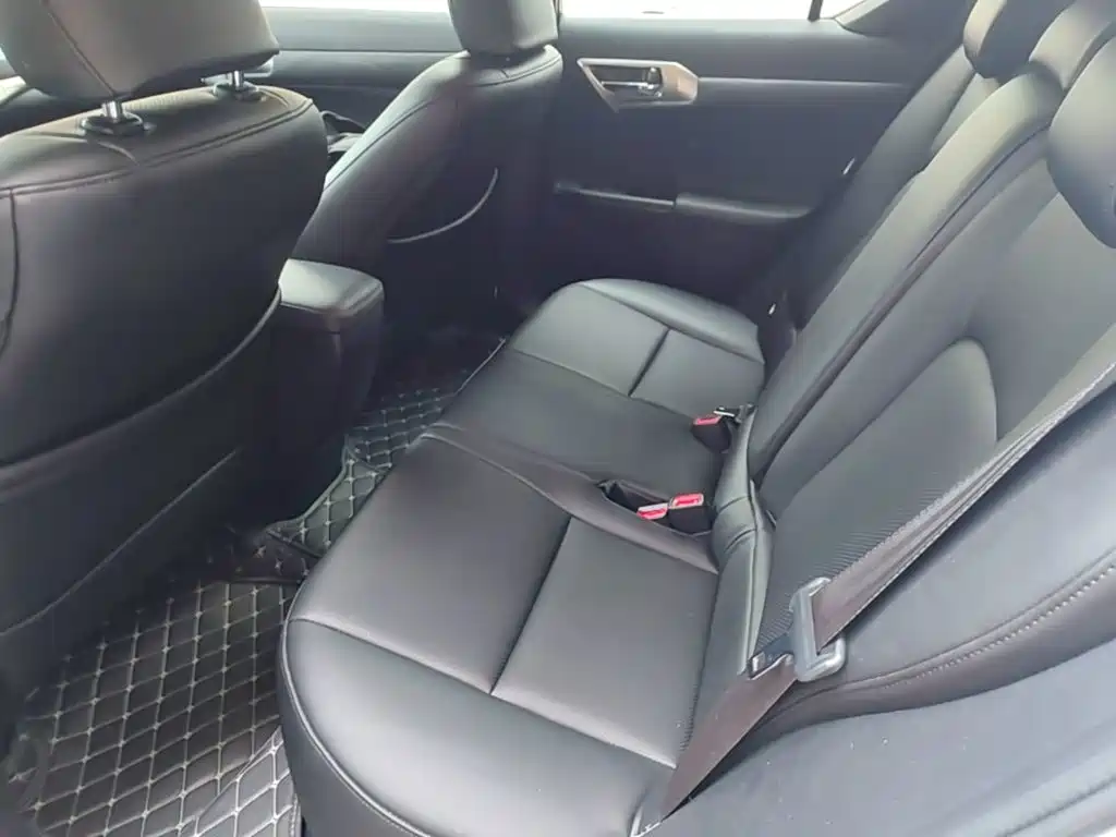 Lexus CT 2015 — фото 17