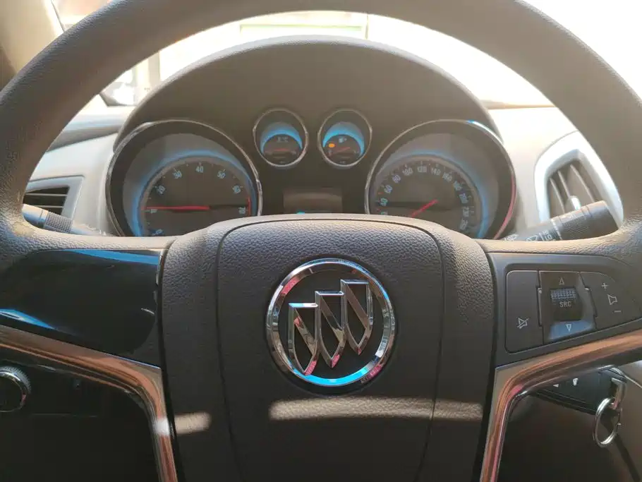 Buick Excelle GT 2015 — фото 14