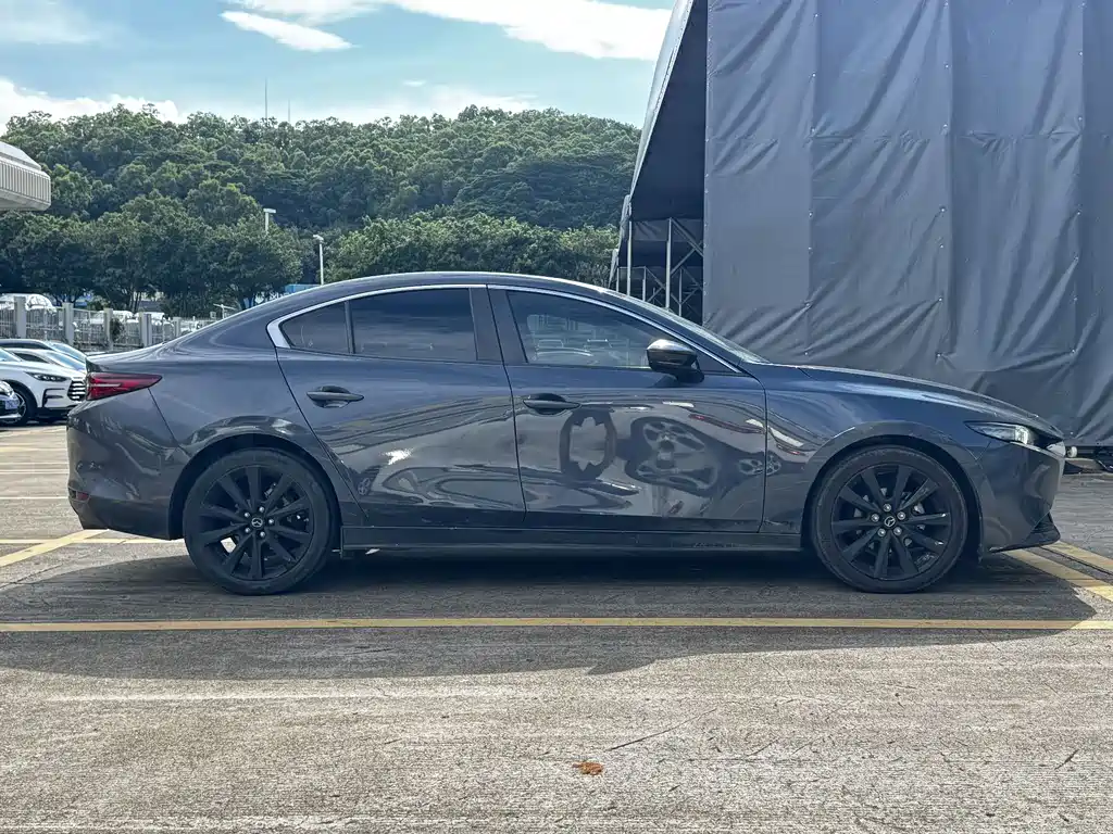 Mazda 3 Axela 2022