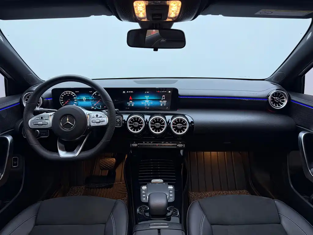 Mercedes-Benz A-Class 2022 — фото 10