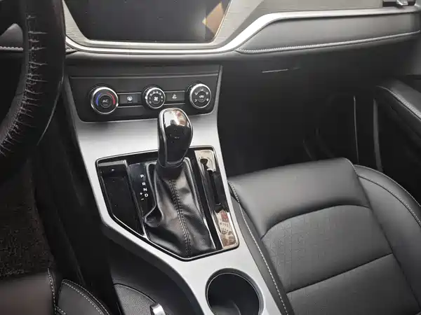 Geely Emgrand 2021