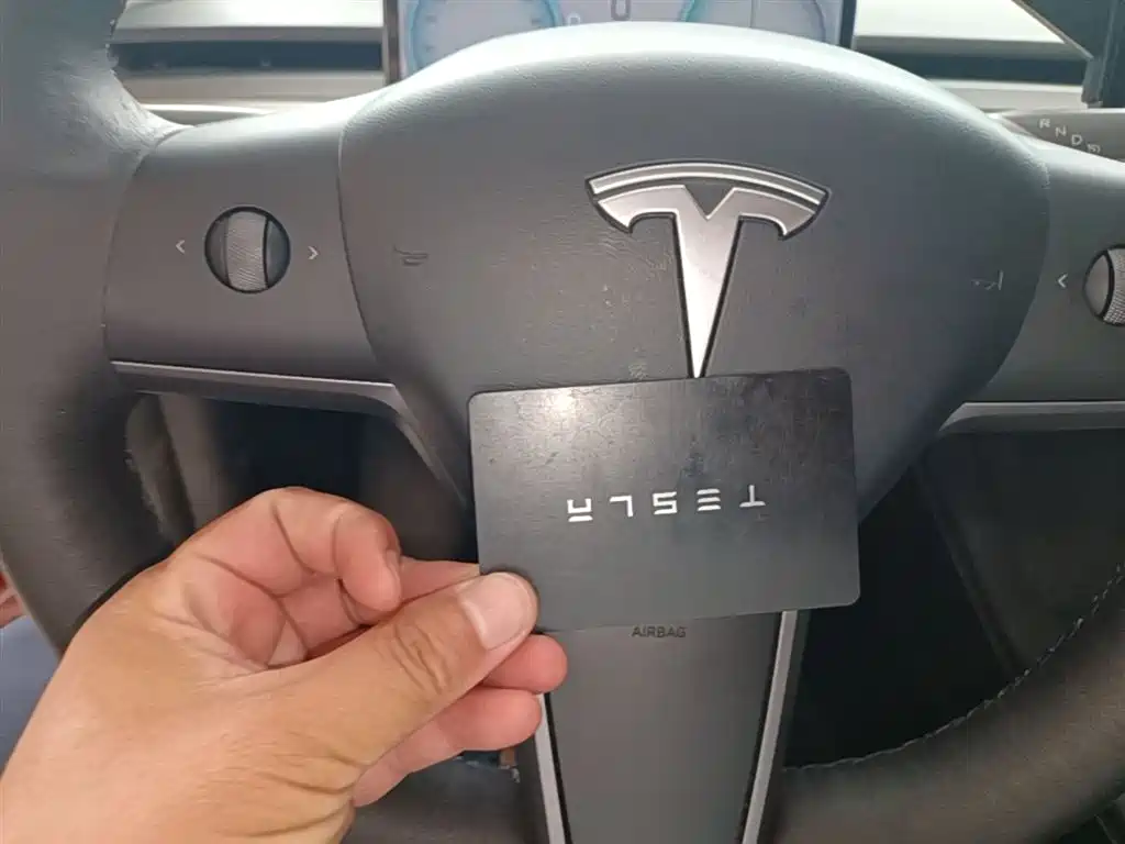 Tesla Model 3 2022 — фото 9