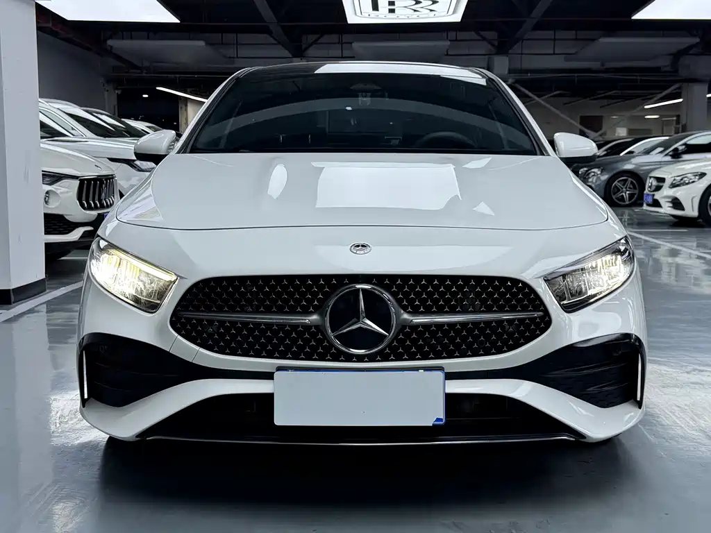 Mercedes-Benz A-Class 2023 — фото 3