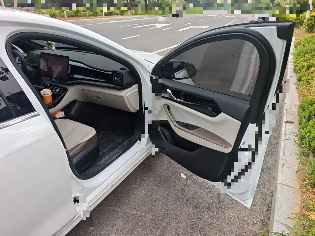 BYD Qin PLUS 2023 — фото 22