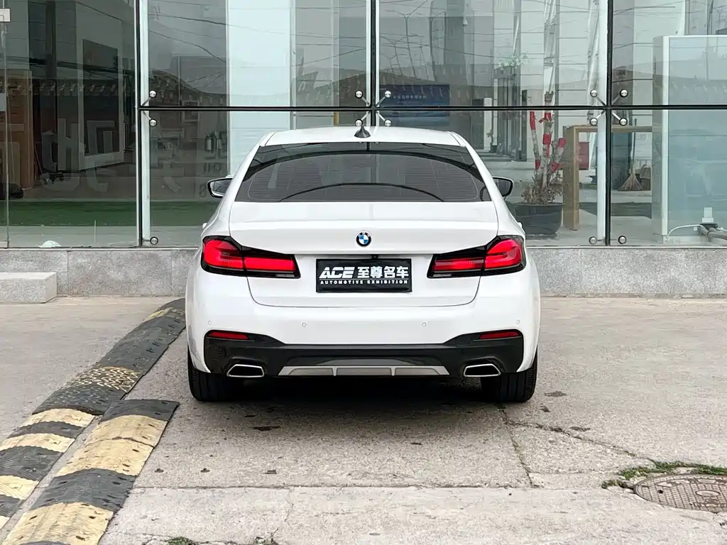 BMW 5 Series 2023