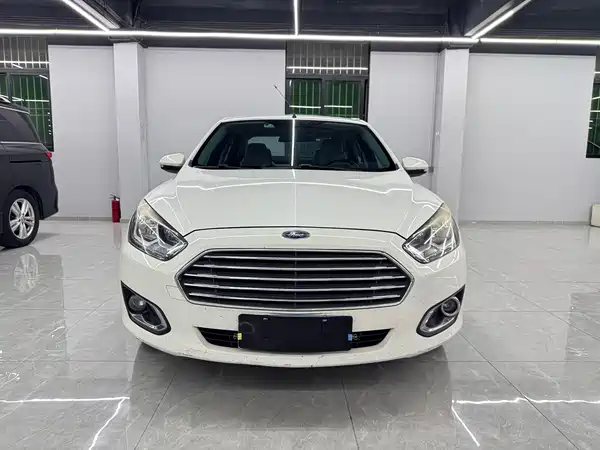 Ford Escort 2015