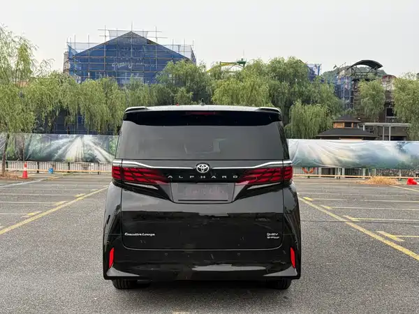 Toyota Alphard 2023