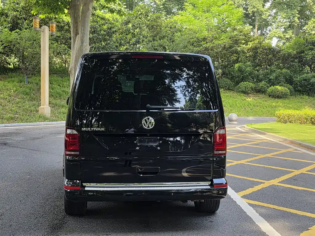 Volkswagen Multivan 2019 — фото 8
