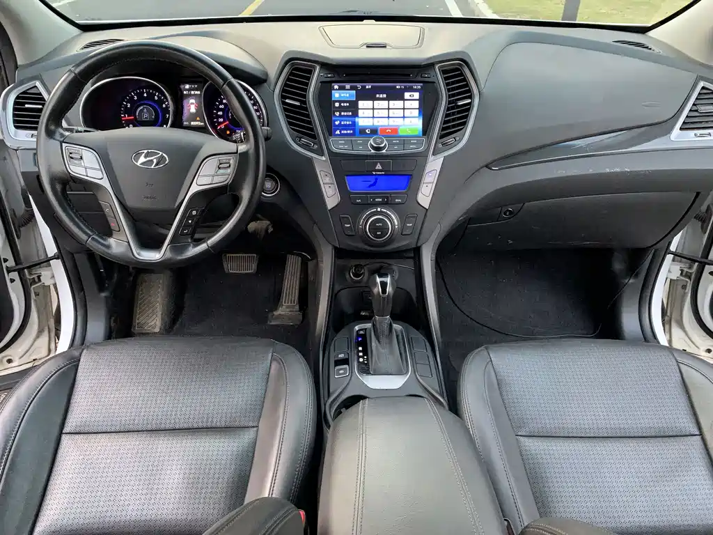 Hyundai Santa Fe 2015 — фото 8