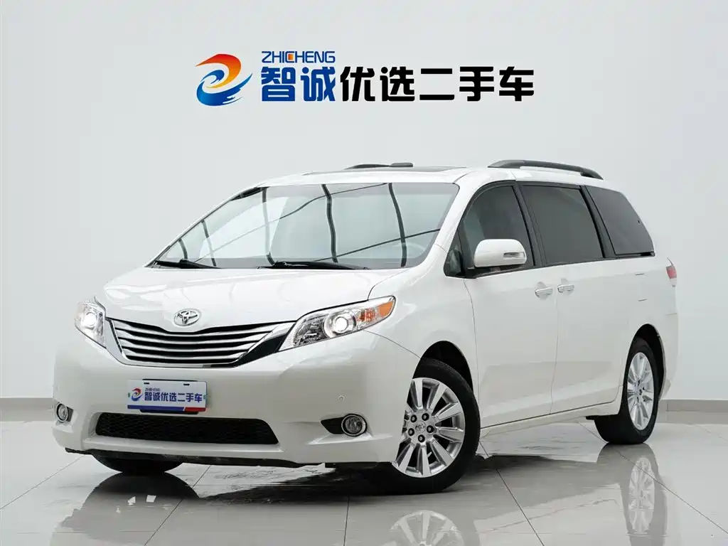 Toyota Sienna 2014 — фото 1
