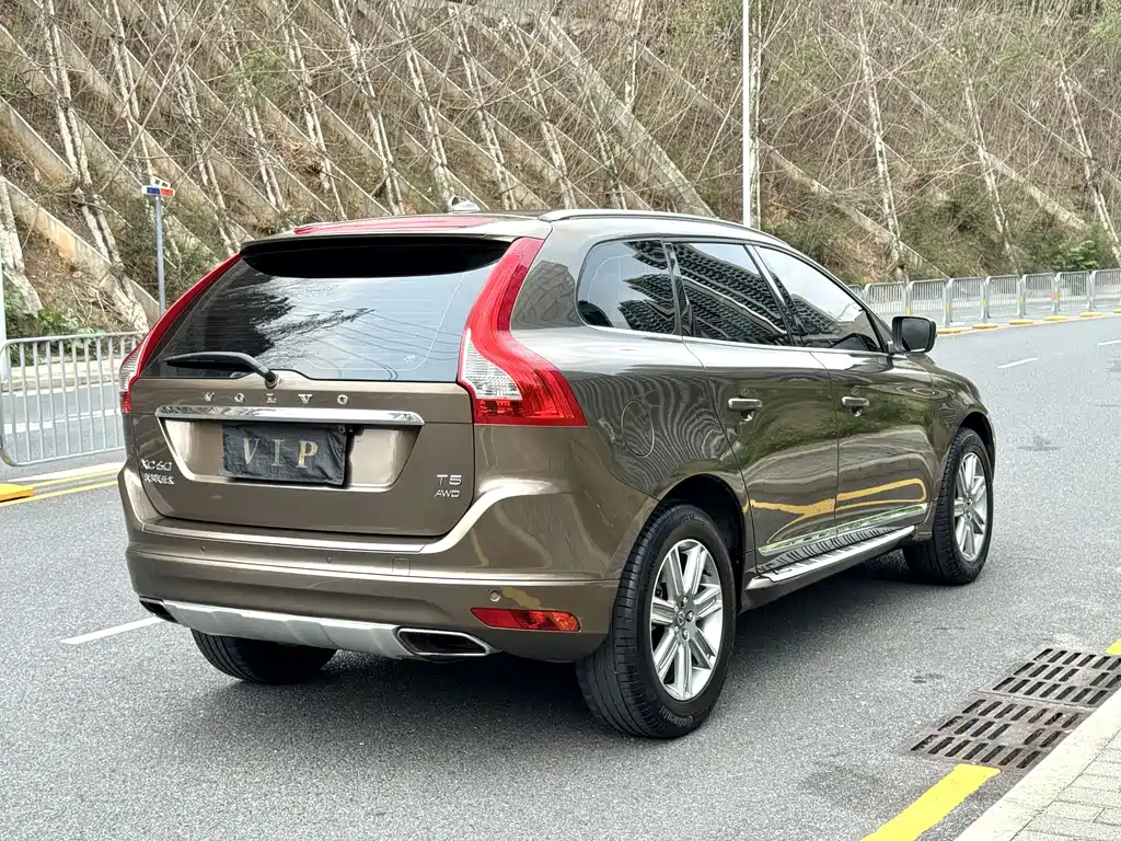 Volvo XC60 2016 — фото 7