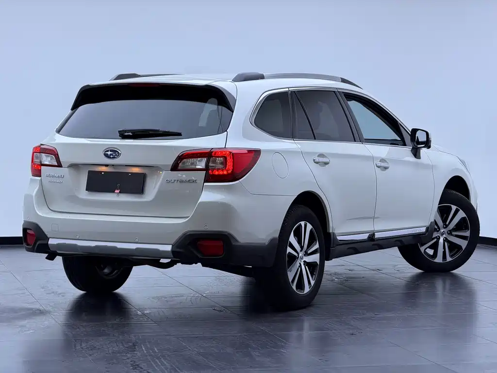 Subaru Outback 2018 — фото 11