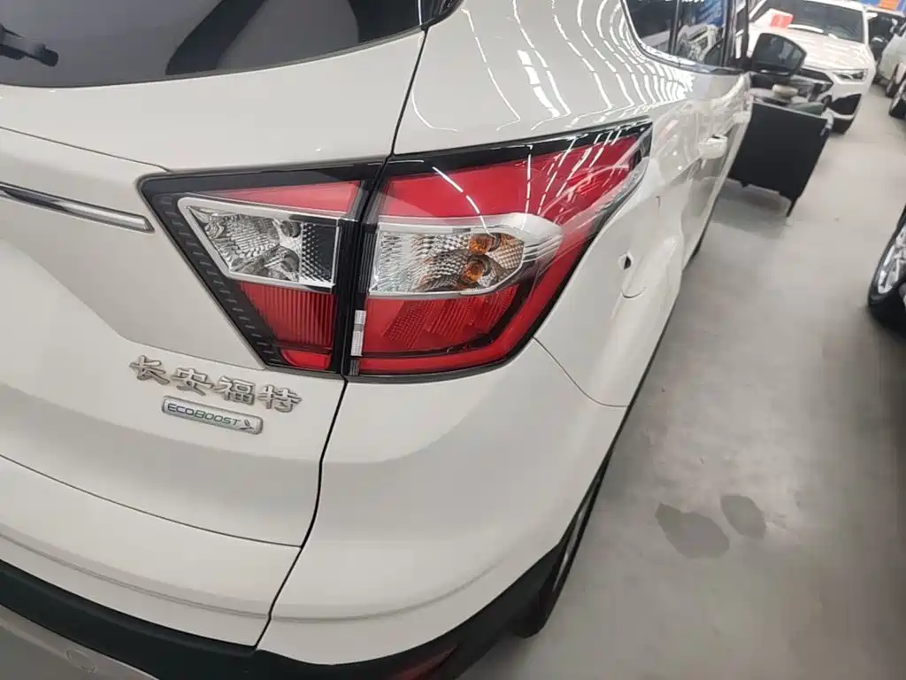 Ford Kuga 2018 — фото 8