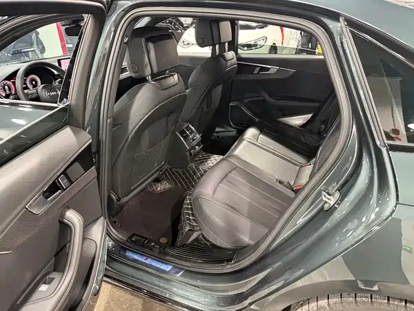 Audi A4L 2024