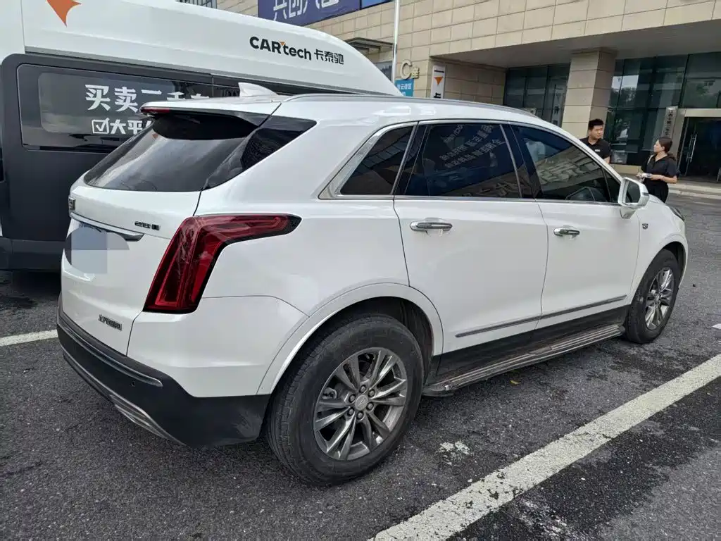 Cadillac XT5 2020 — фото 4