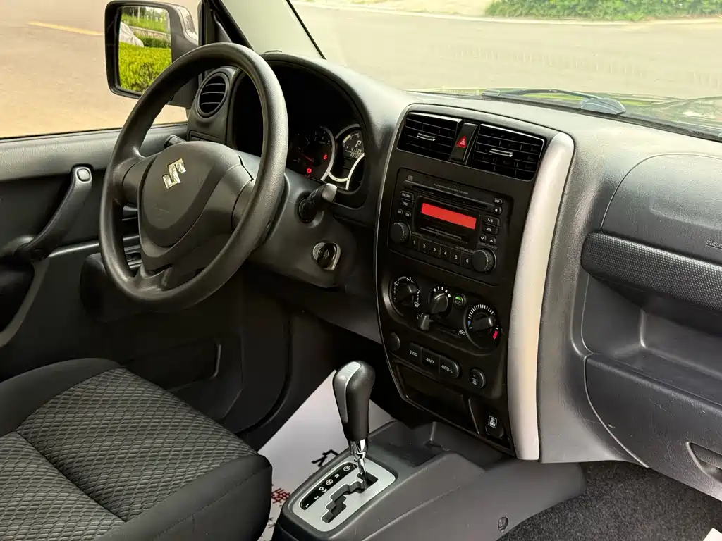 Suzuki Jimny 2015 — фото 9