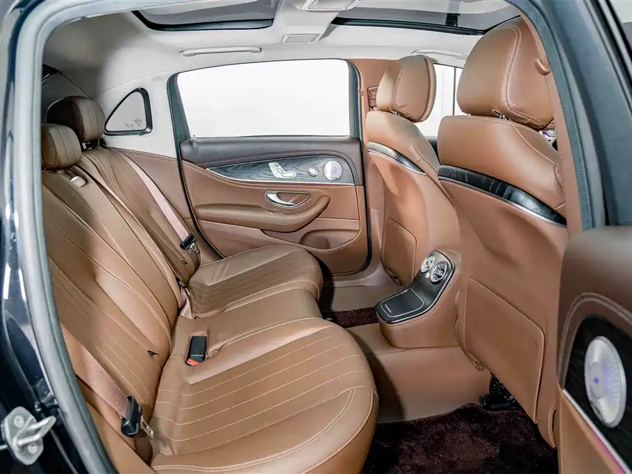 Mercedes-Benz E-Class 2022 — фото 22