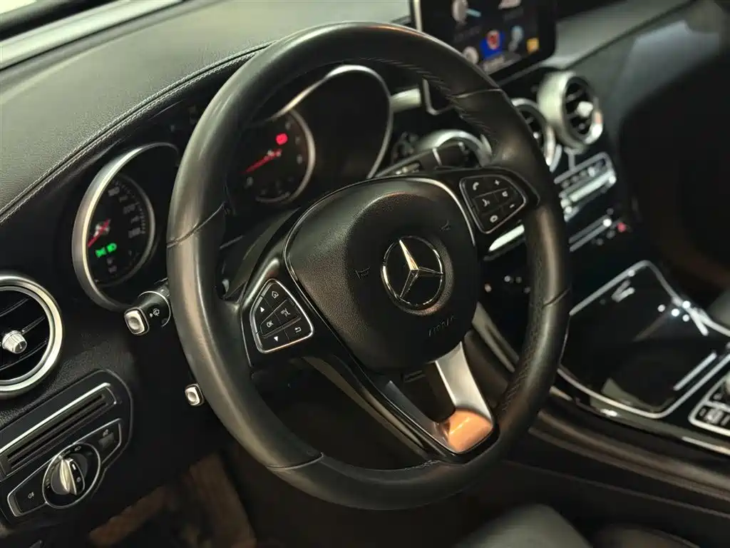 Mercedes-Benz GLC 2016 — фото 15