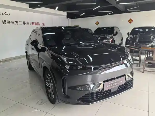Lynk & Co 08 EM-P 2024