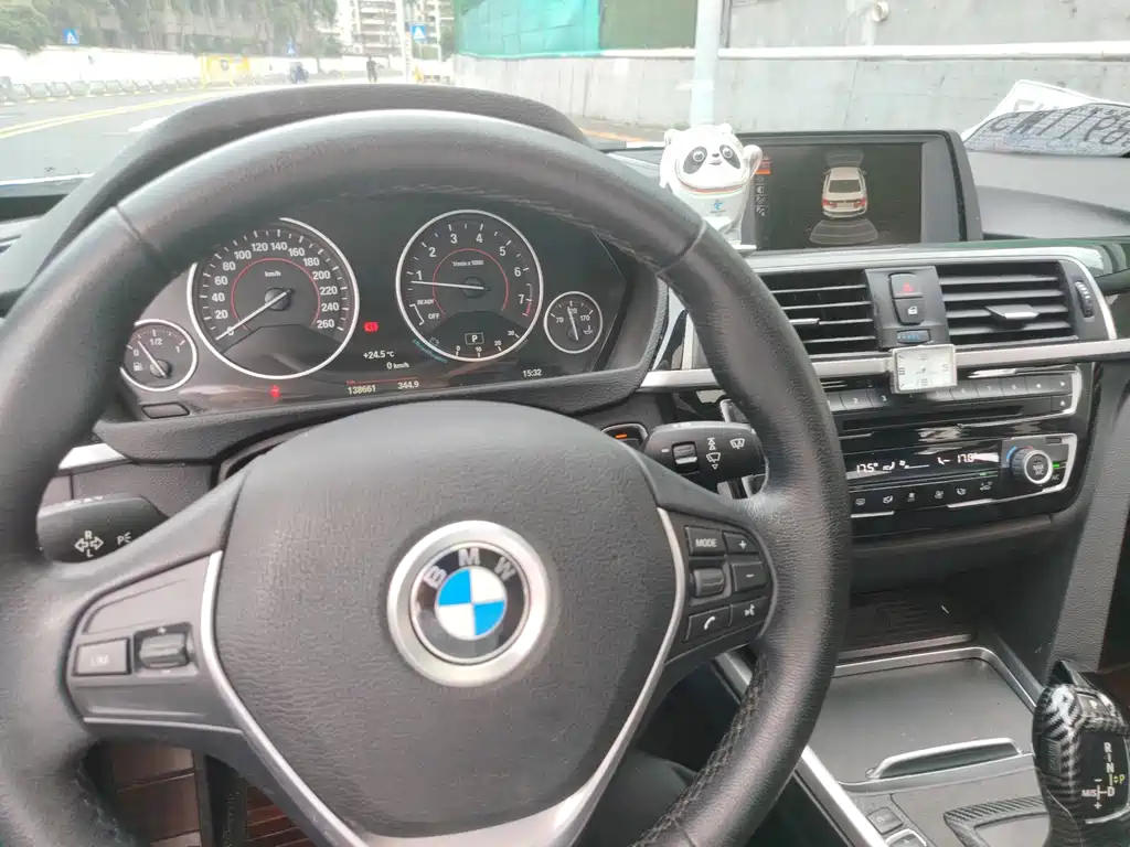 BMW 3 Series 2017 — фото 16