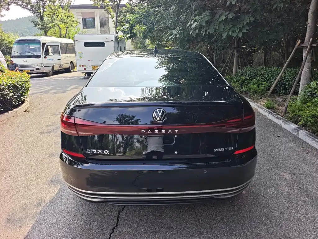 Volkswagen Passat 2022 — фото 15