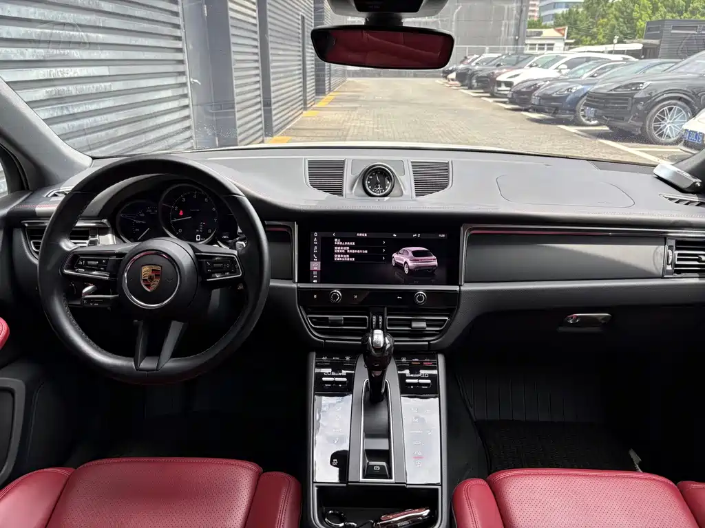 Porsche Macan 2023 — фото 11
