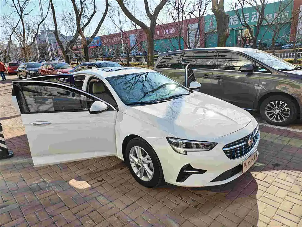Buick Regal 2022 — фото 2